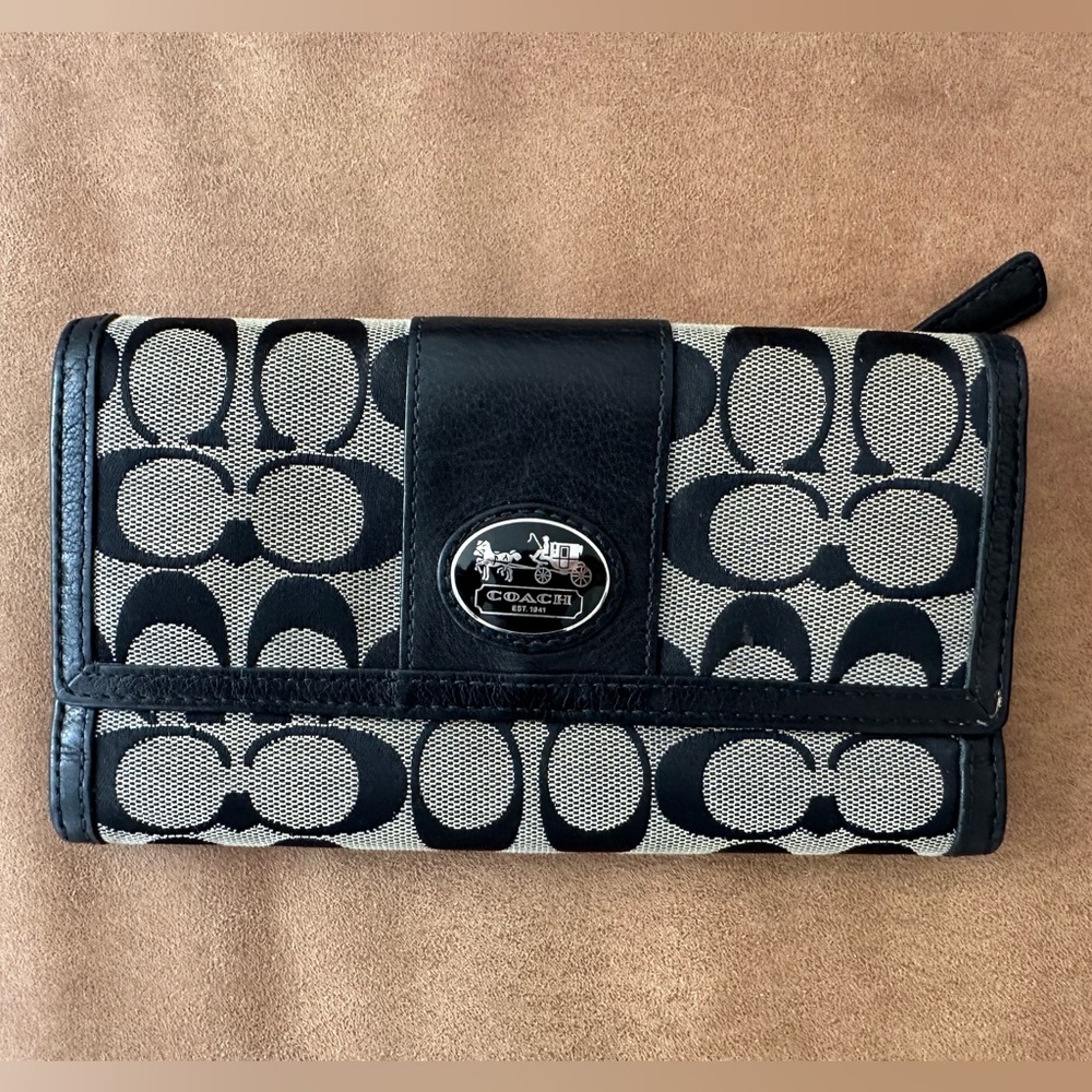 Vintage Coach three fold black leather wallet